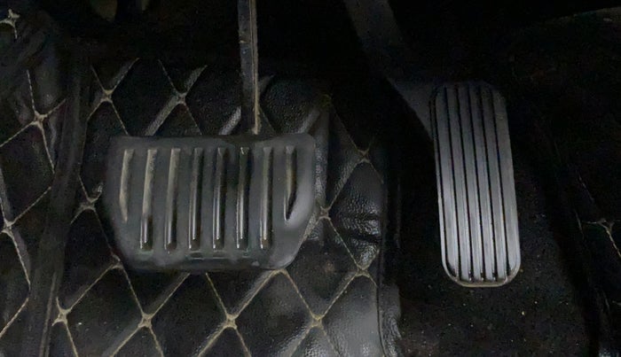 2022 Tata Safari XZA PLUS DARK EDITION, Diesel, Automatic, 49,441 km, Pedals