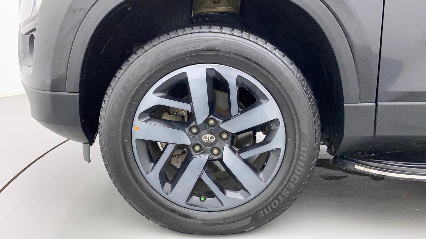 2022 Tata Safari XZA PLUS DARK EDITION, Diesel, Automatic, 49,441 km, Left Front Wheel
