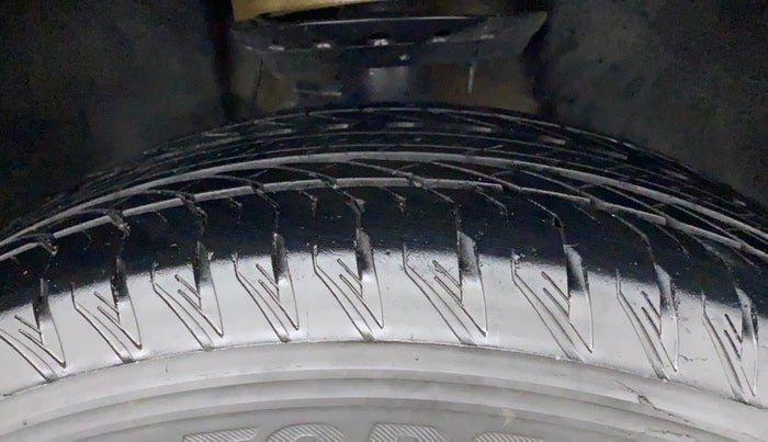 2022 Tata Safari XZA PLUS DARK EDITION, Diesel, Automatic, 49,441 km, Right Front Tyre Tread