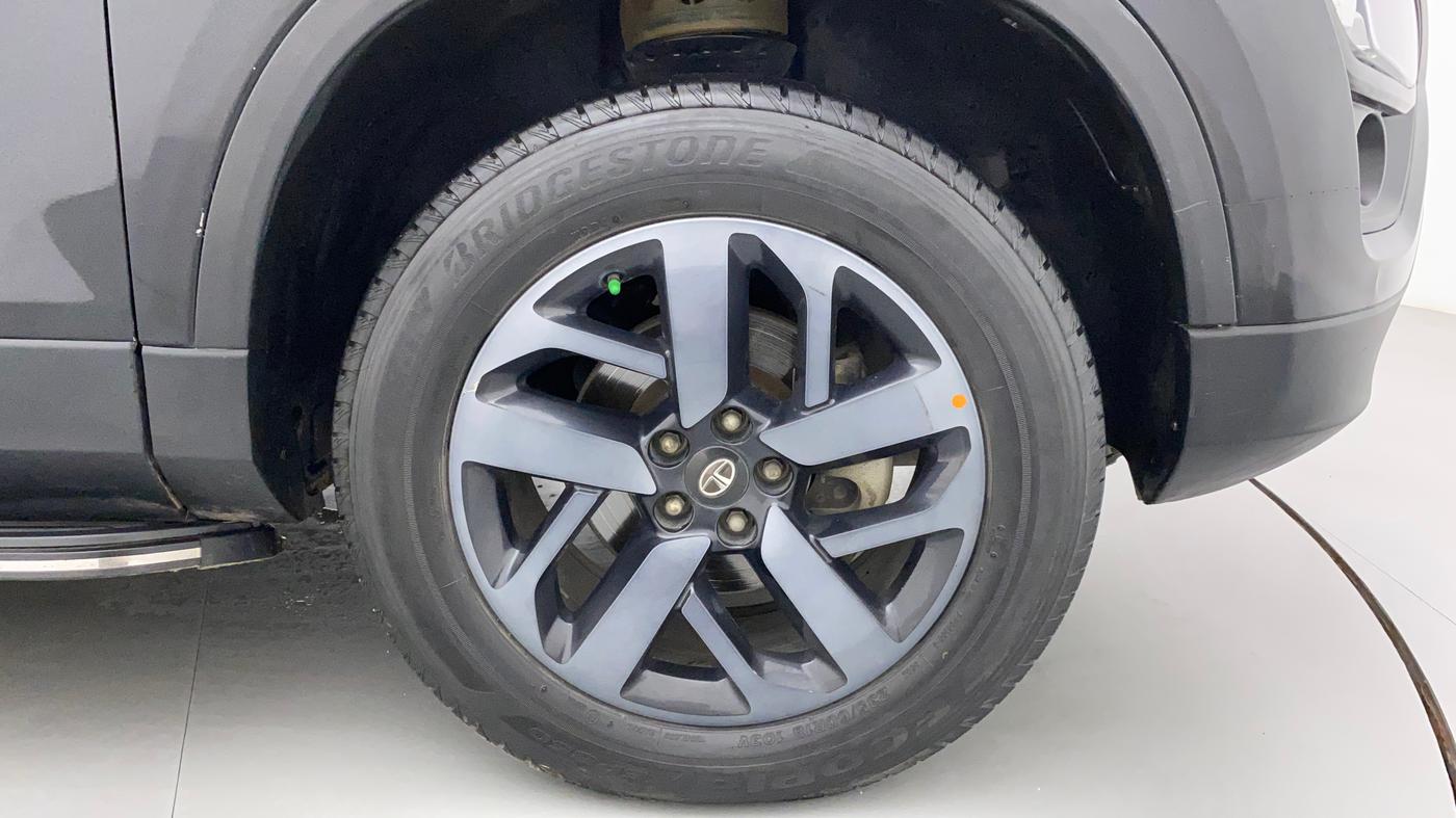 2022 Tata Safari XZA PLUS DARK EDITION, Diesel, Automatic, 49,441 km, Right Front Wheel