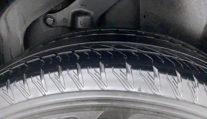 2022 Tata Safari XZA PLUS DARK EDITION, Diesel, Automatic, 49,441 km, Left Rear Tyre Tread