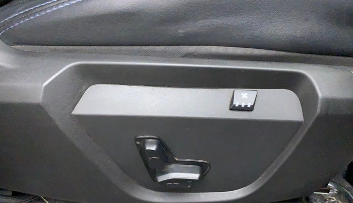 2022 Tata Safari XZA PLUS DARK EDITION, Diesel, Automatic, 49,441 km, Driver Side Adjustment Panel