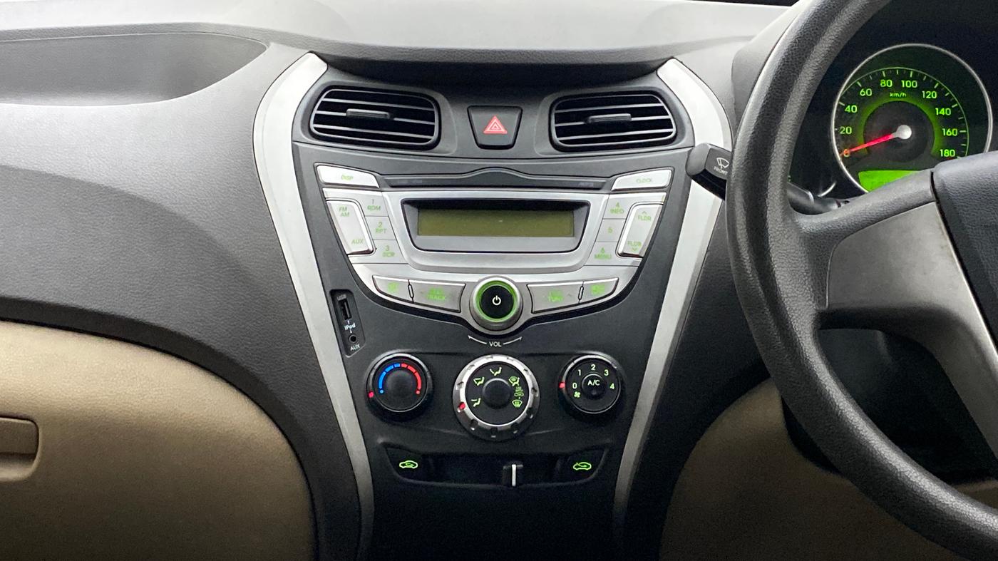 2014 Hyundai Eon SPORTZ, Petrol, Manual, 68,799 km, Air Conditioner