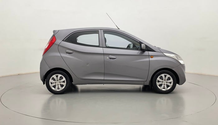 2014 Hyundai Eon SPORTZ, Petrol, Manual, 68,799 km, Right Side View