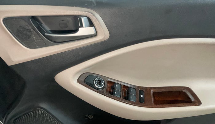 2015 Hyundai Elite i20 MAGNA 1.2, Petrol, Manual, 64,232 km, Driver Side Door Panels Control