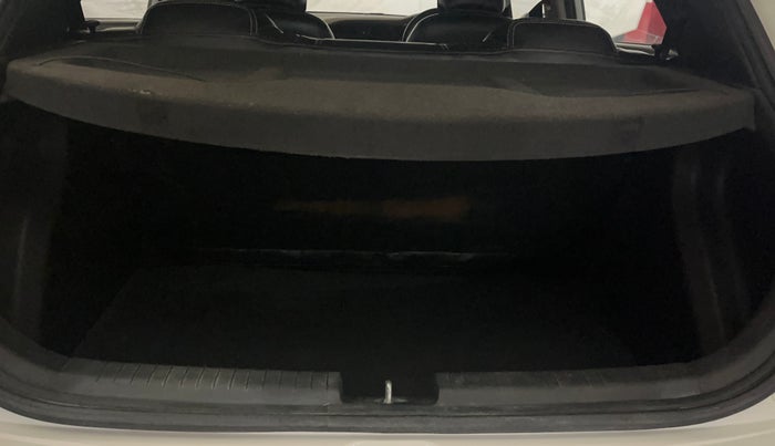 2015 Hyundai Elite i20 MAGNA 1.2, Petrol, Manual, 64,232 km, Boot Inside