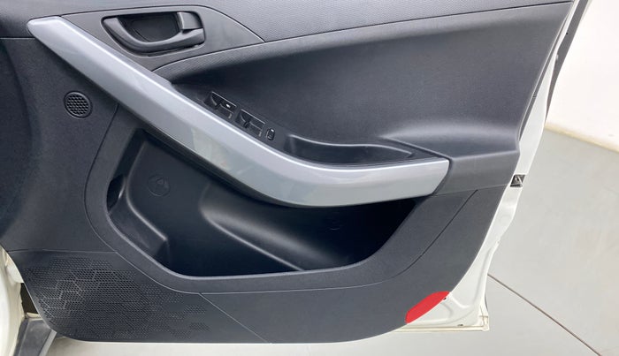 2020 Tata NEXON XM SUNROOF DIESEL, Diesel, Manual, 56,519 km, Driver Side Door Panels Control