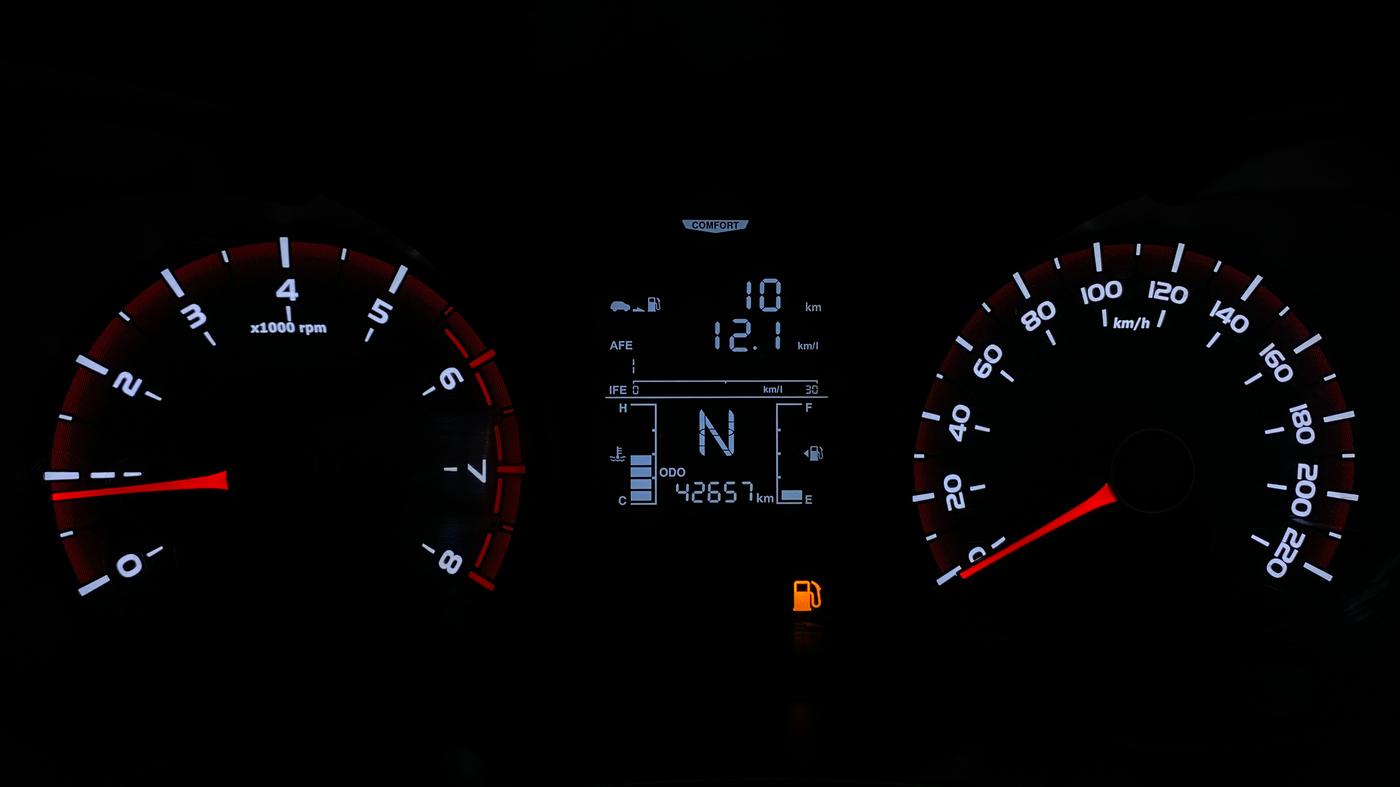 2022 Mahindra XUV300 W6 1.2 PETROL, Petrol, Manual, 42,653 km, Odometer Image
