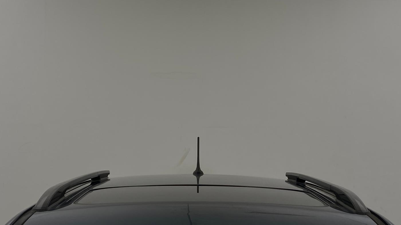 2022 Mahindra XUV300 W6 1.2 PETROL, Petrol, Manual, 42,653 km, Moonroof/ Sunroof