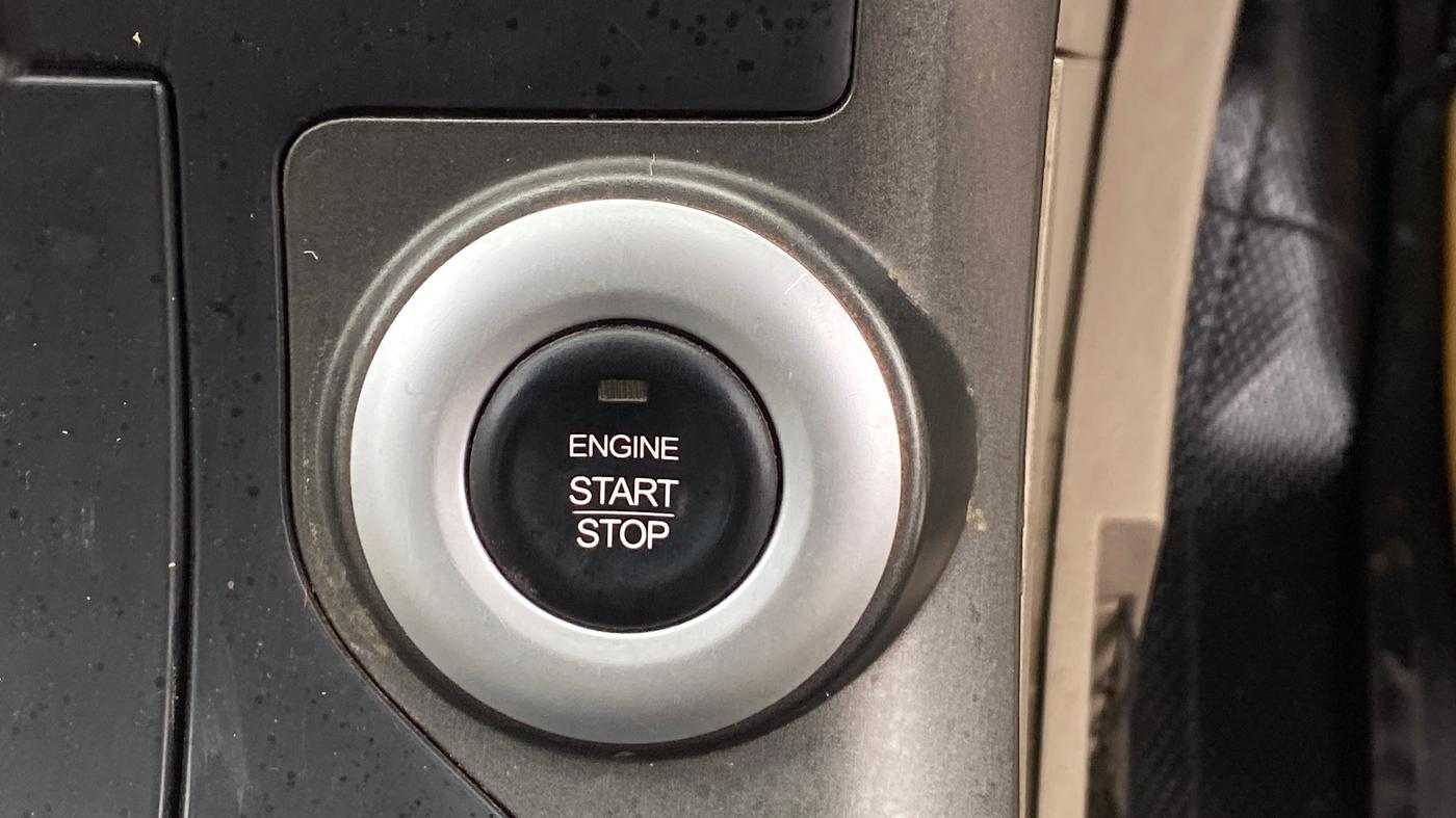 2017 Mahindra XUV500 W10 AT, Diesel, Automatic, 96,630 km, Keyless Start/ Stop Button