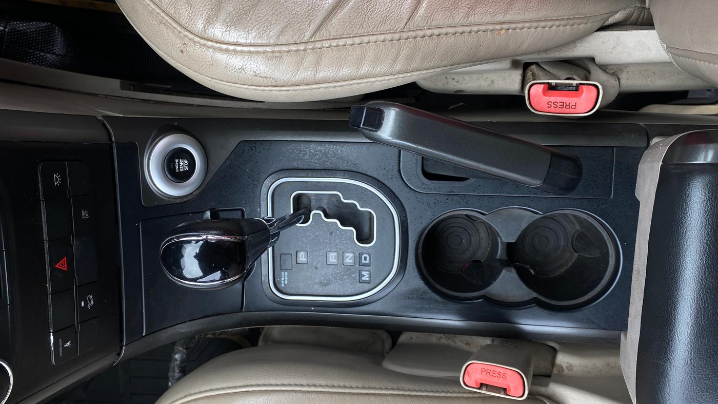 2017 Mahindra XUV500 W10 AT, Diesel, Automatic, 96,630 km, Gear Lever