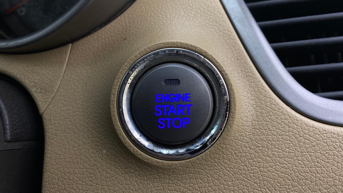 2013 Hyundai New Elantra 1.8 SX MT VTVT, Petrol, Manual, 1,02,389 km, Keyless Start/ Stop Button