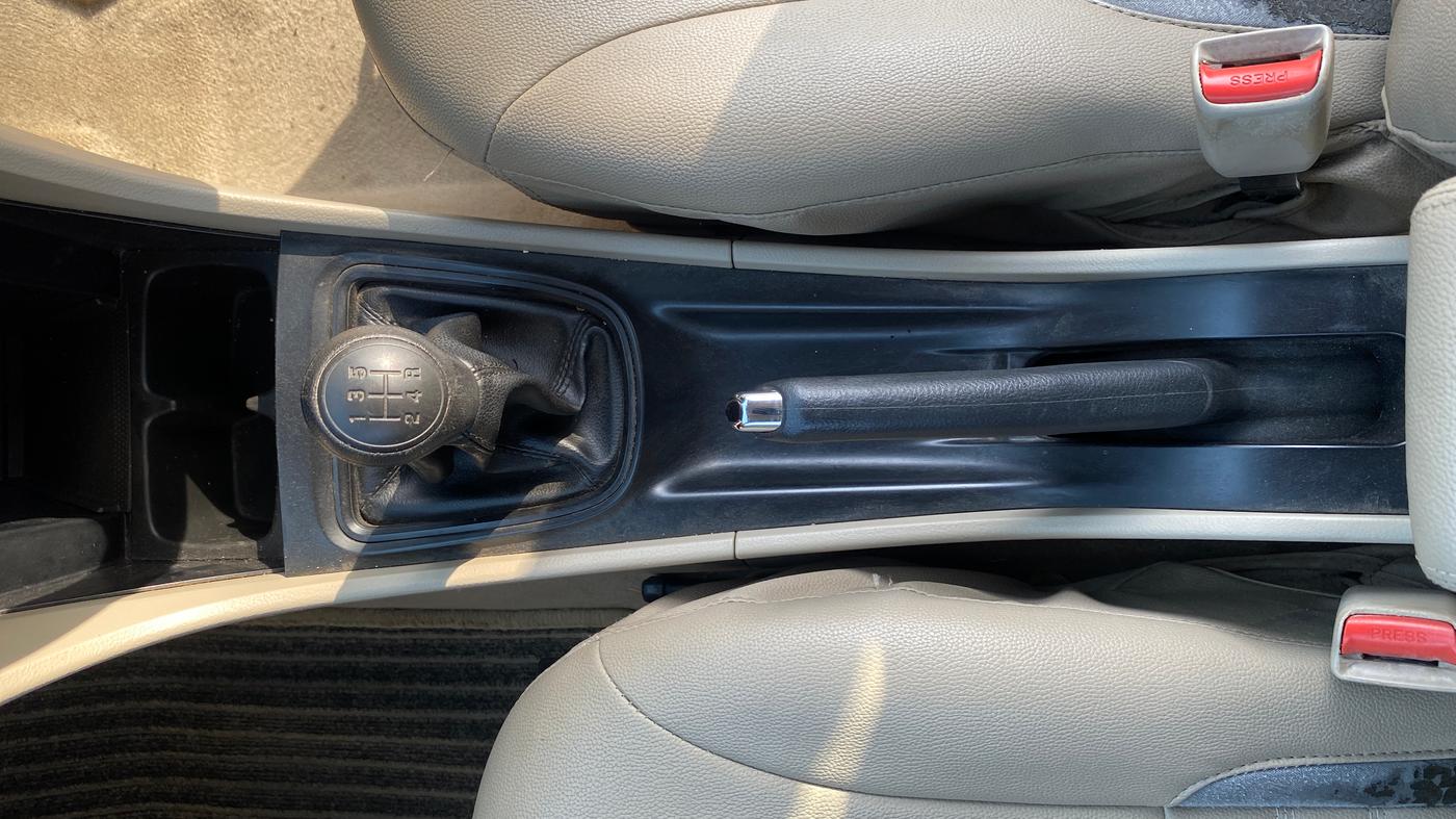 2015 Maruti Ciaz VXI, Petrol, Manual, 25,266 km, Gear Lever
