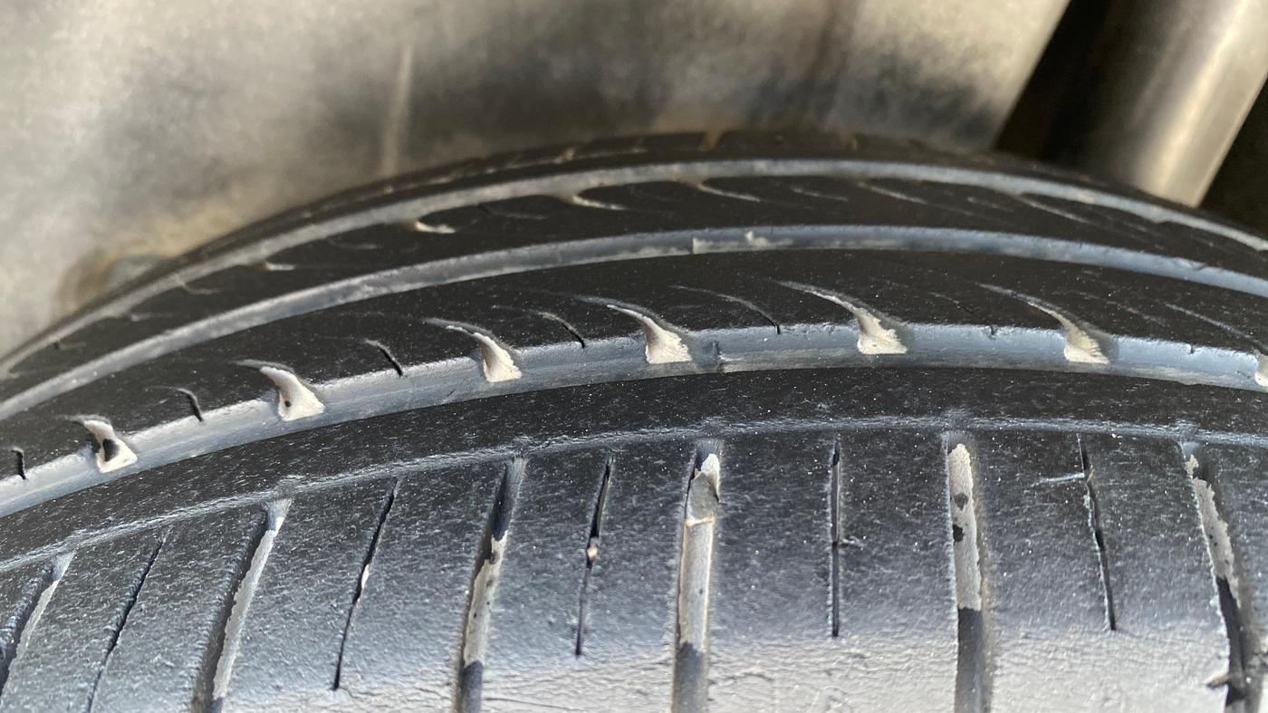 2015 Maruti Ciaz VXI, Petrol, Manual, 25,266 km, Left Rear Tyre Tread
