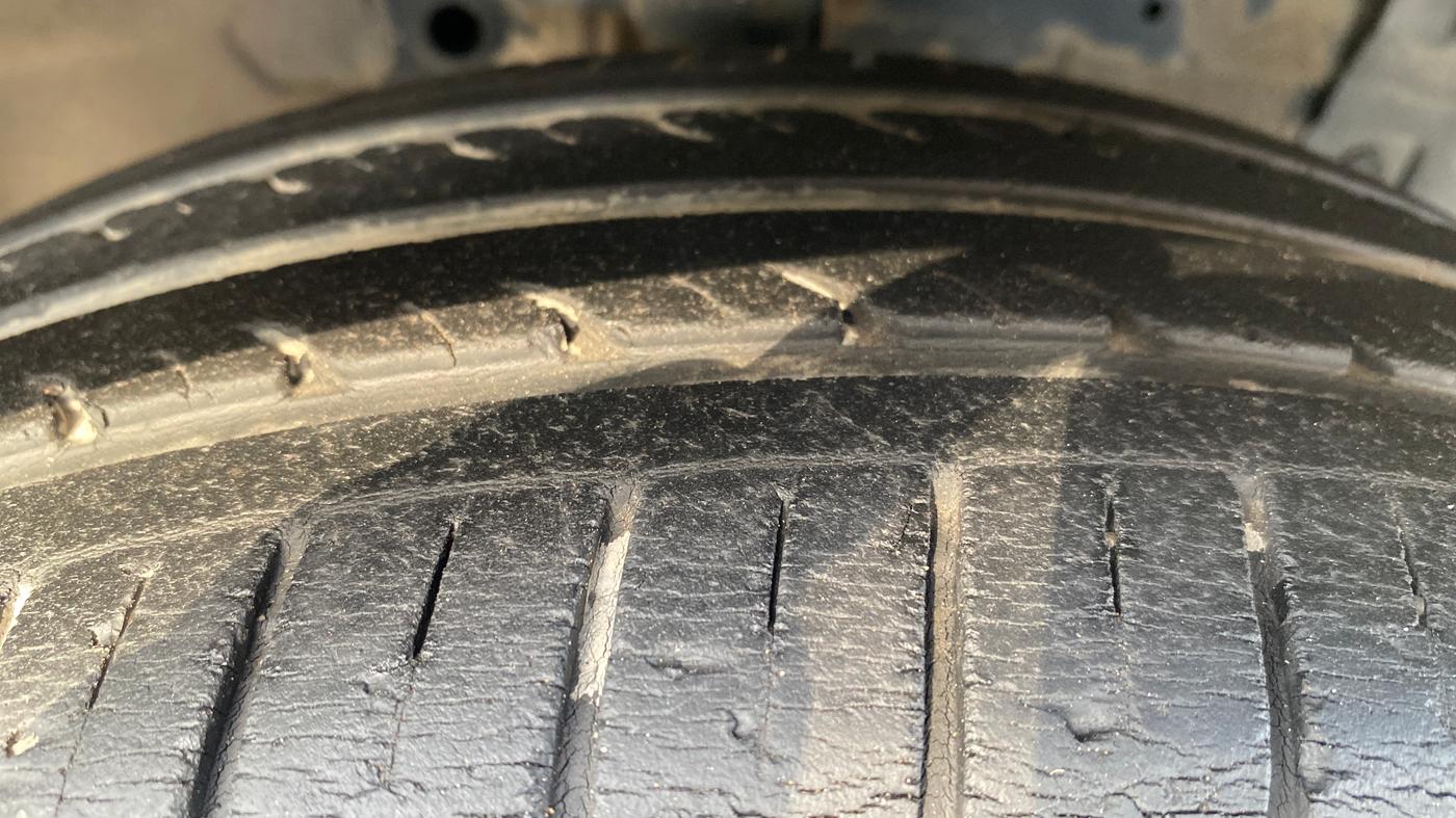 2015 Maruti Ciaz VXI, Petrol, Manual, 25,266 km, Right Front Tyre Tread