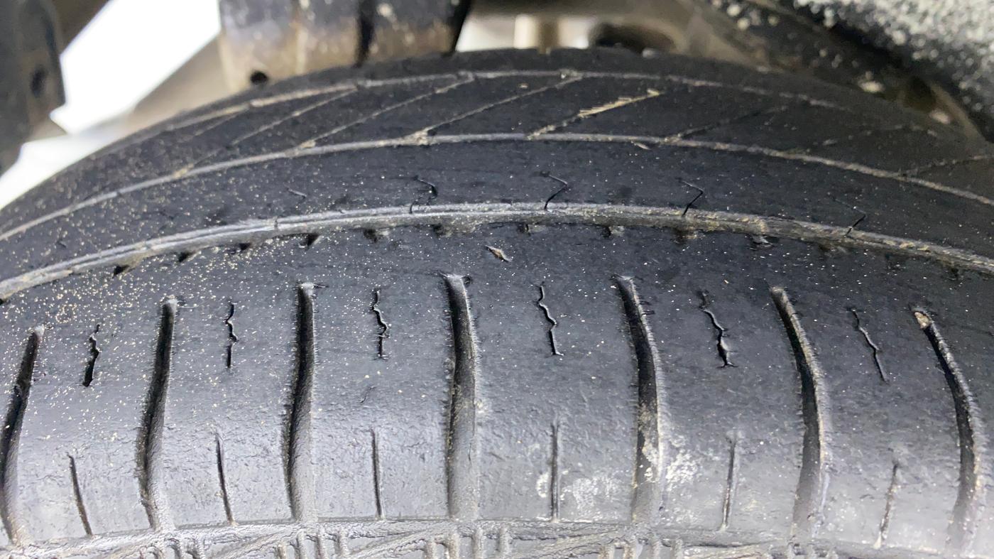 2009 Maruti A Star VXI, Petrol, Manual, 47,887 km, Right Rear Tyre Tread