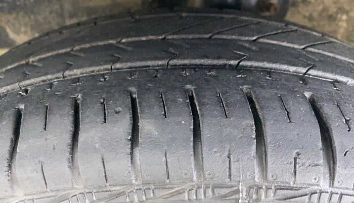 2009 Maruti A Star VXI, Petrol, Manual, 47,887 km, Left Front Tyre Tread