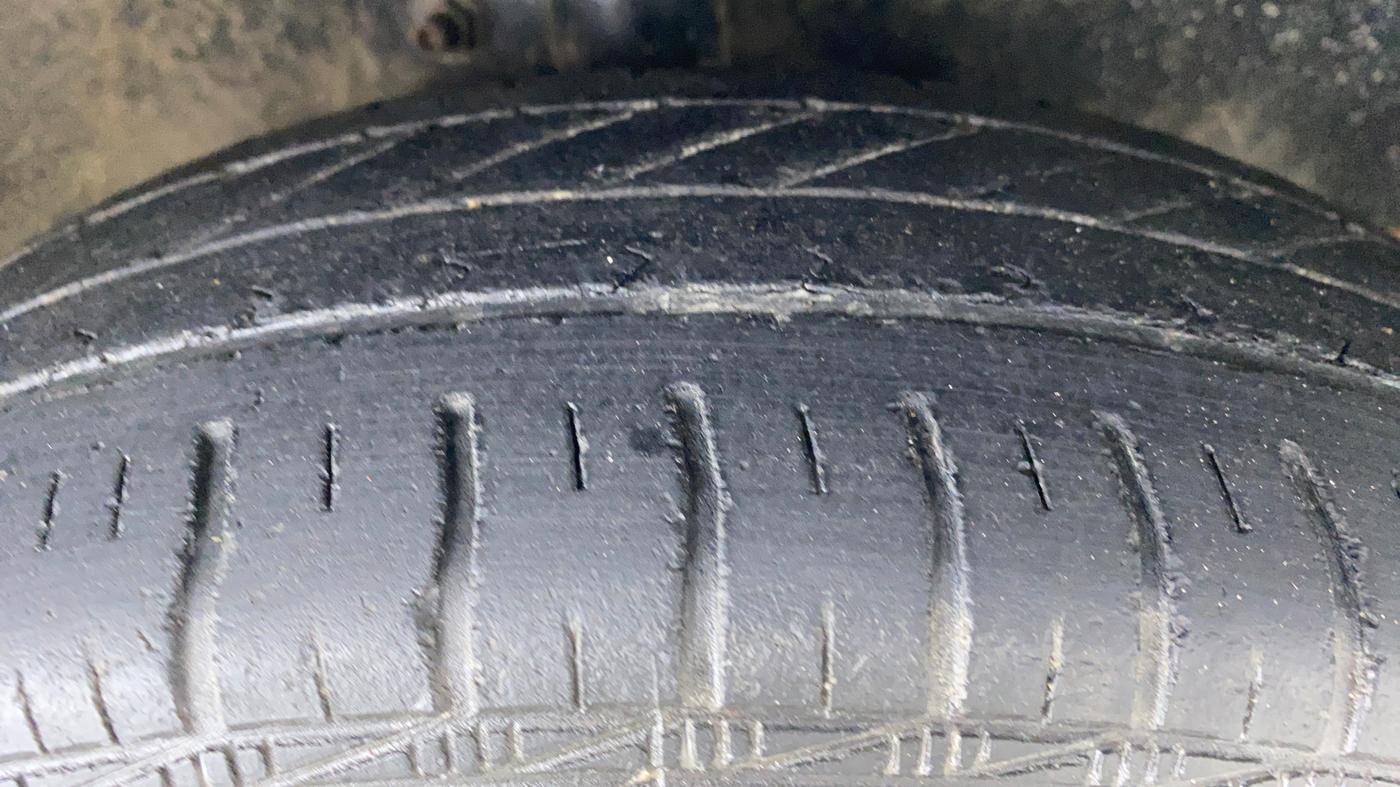 2009 Maruti A Star VXI, Petrol, Manual, 47,887 km, Right Front Tyre Tread