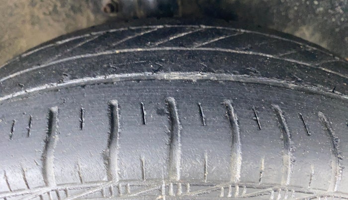 2009 Maruti A Star VXI, Petrol, Manual, 47,887 km, Right Front Tyre Tread