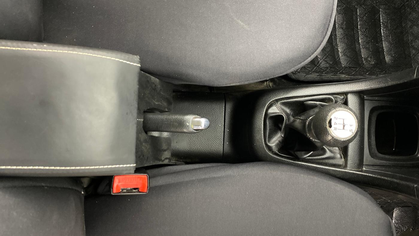2017 Maruti Swift VDI, Diesel, Manual, 83,135 km, Gear Lever