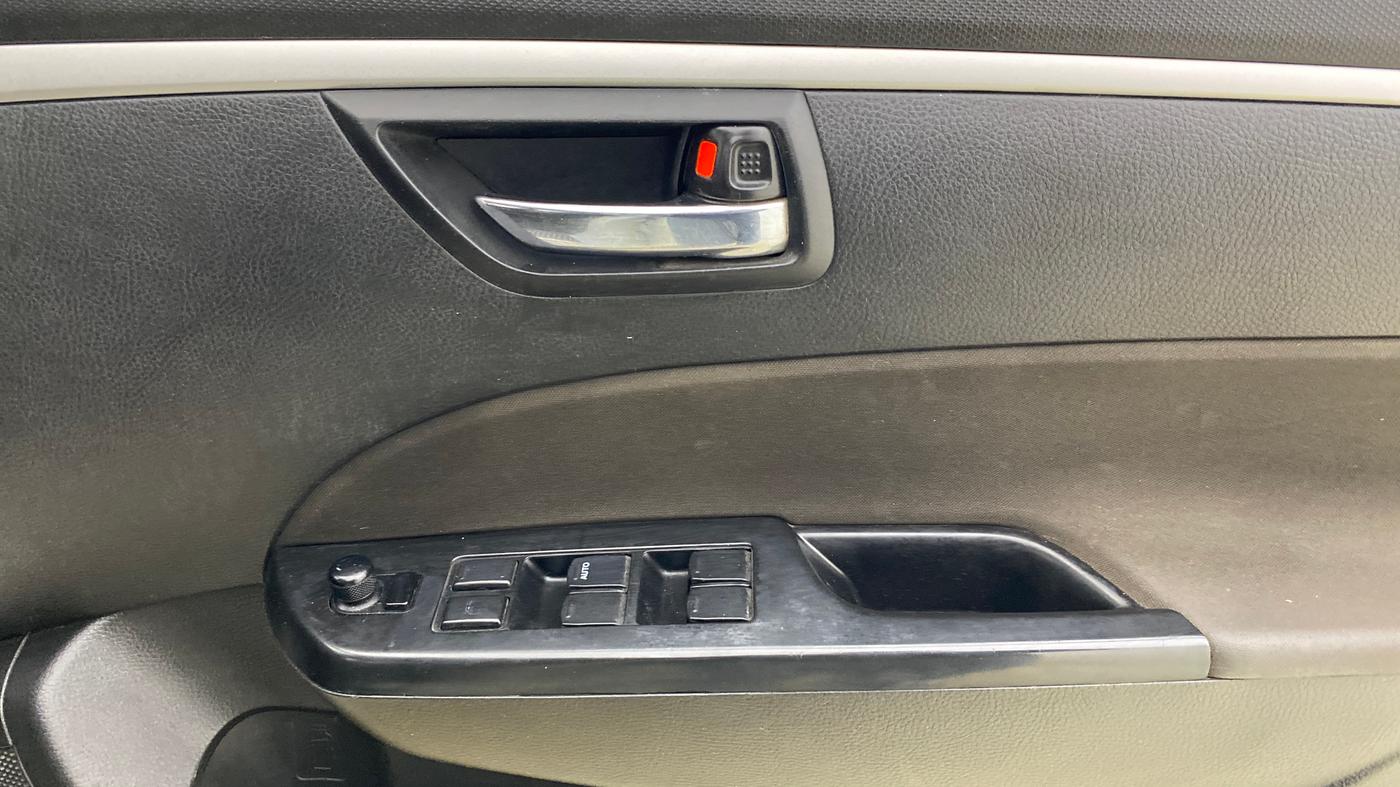 2017 Maruti Swift VDI, Diesel, Manual, 83,135 km, Driver Side Door Panels Control