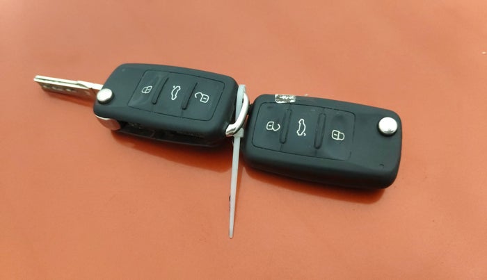 2014 Volkswagen Polo HIGHLINE1.2L, Petrol, Manual, 84,462 km, Key Close Up