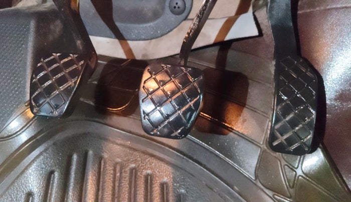 2014 Volkswagen Polo HIGHLINE1.2L, Petrol, Manual, 84,462 km, Pedals