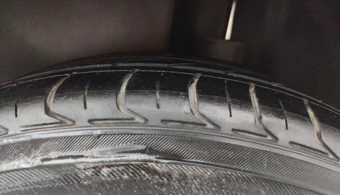 2014 Volkswagen Polo HIGHLINE1.2L, Petrol, Manual, 84,462 km, Left Rear Tyre Tread