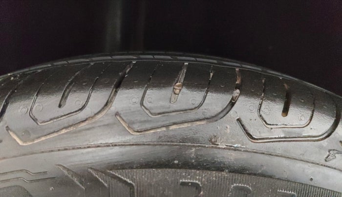 2019 Ford Ecosport TITANIUM 1.5L PETROL, Petrol, Manual, 1,15,488 km, Right Rear Tyre Tread