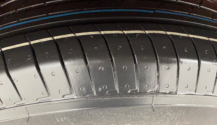 2021 Maruti Swift VXI, Petrol, Manual, 42,007 km, Left Front Tyre Tread