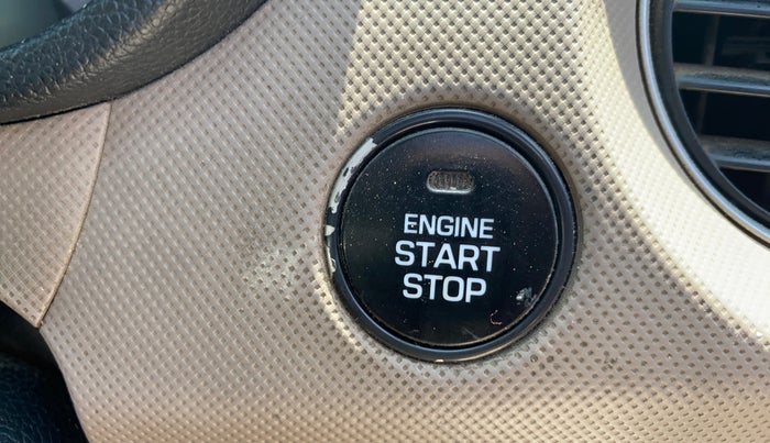 2015 Hyundai Grand i10 ASTA AT 1.2 KAPPA VTVT, CNG, Automatic, 1,24,302 km, Keyless Start/ Stop Button