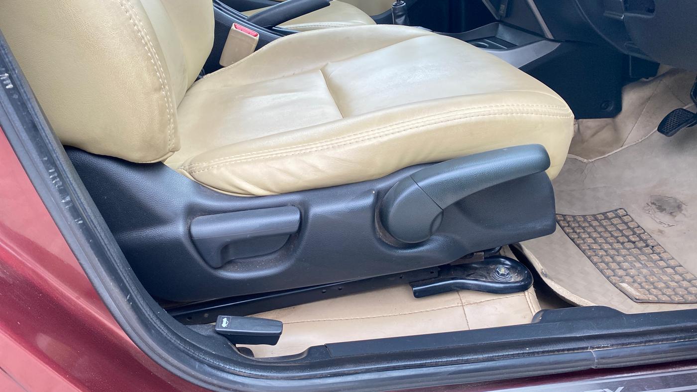 2015 Honda City 1.5L I-VTEC VX, Petrol, Manual, 87,755 km, Driver Side Adjustment Panel