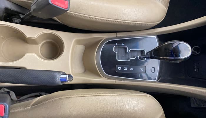 2014 Hyundai Verna FLUIDIC 1.6 CRDI SX OPT AT, Diesel, Automatic, 90,385 km, Gear Lever