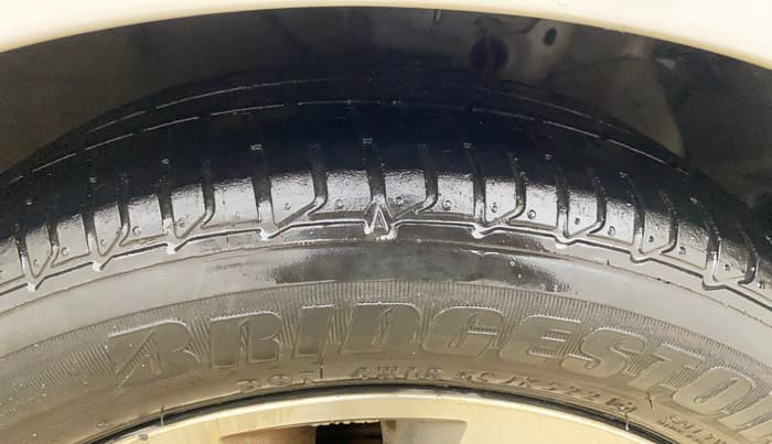 2014 Hyundai Verna FLUIDIC 1.6 CRDI SX OPT AT, Diesel, Automatic, 90,385 km, Right Front Tyre Tread