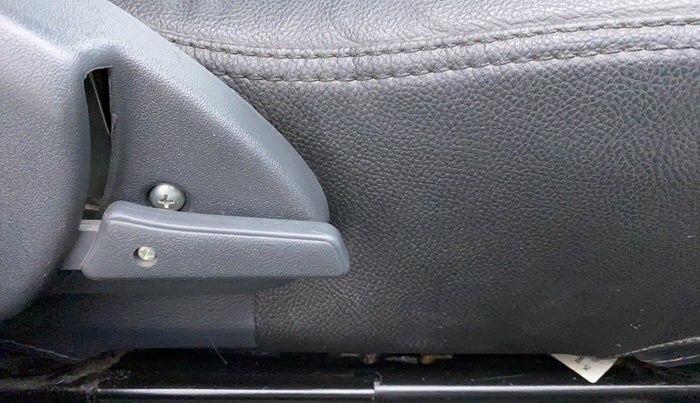2018 Maruti Alto 800 LXI OPT, Petrol, Manual, 23,035 km, Driver Side Adjustment Panel