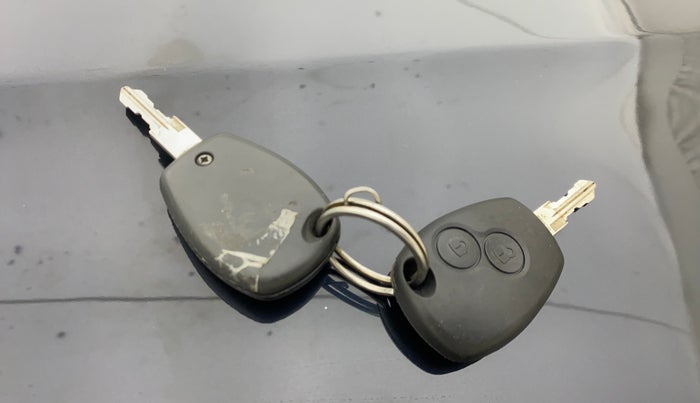 2014 Renault Duster RXL PETROL, Petrol, Manual, 39,203 km, Key Close Up