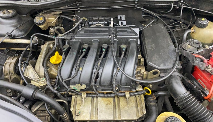 2014 Renault Duster RXL PETROL, Petrol, Manual, 39,203 km, Engine View