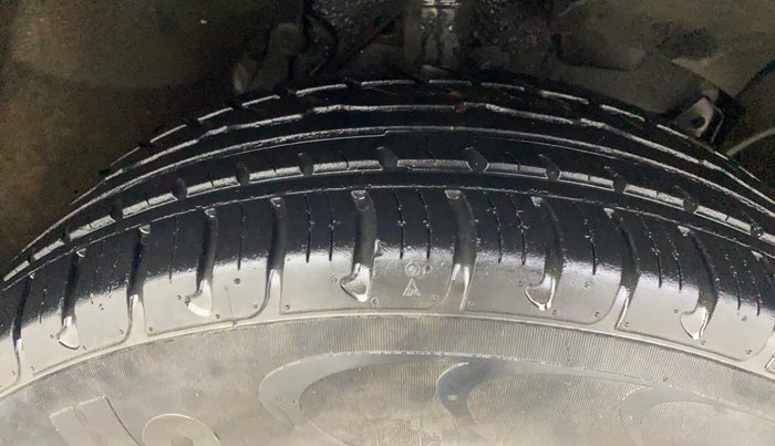 2014 Renault Duster RXL PETROL, Petrol, Manual, 39,203 km, Right Front Tyre Tread