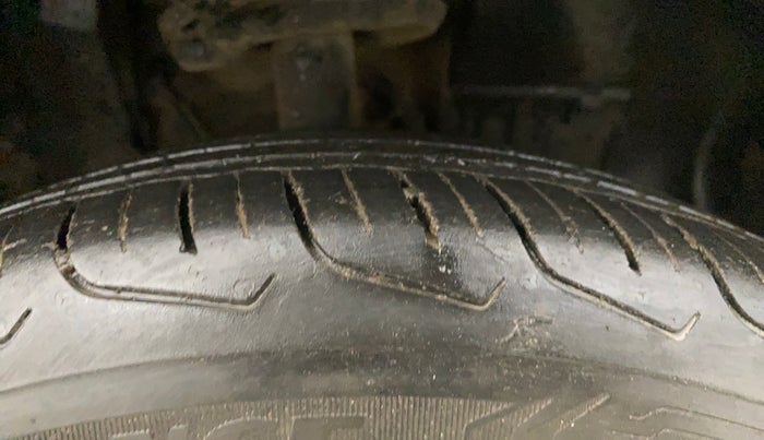 2023 Tata PUNCH ACCOMPLISHED DAZZLE SUNROOF CNG MT, CNG, Manual, 32,902 km, Right Front Tyre Tread