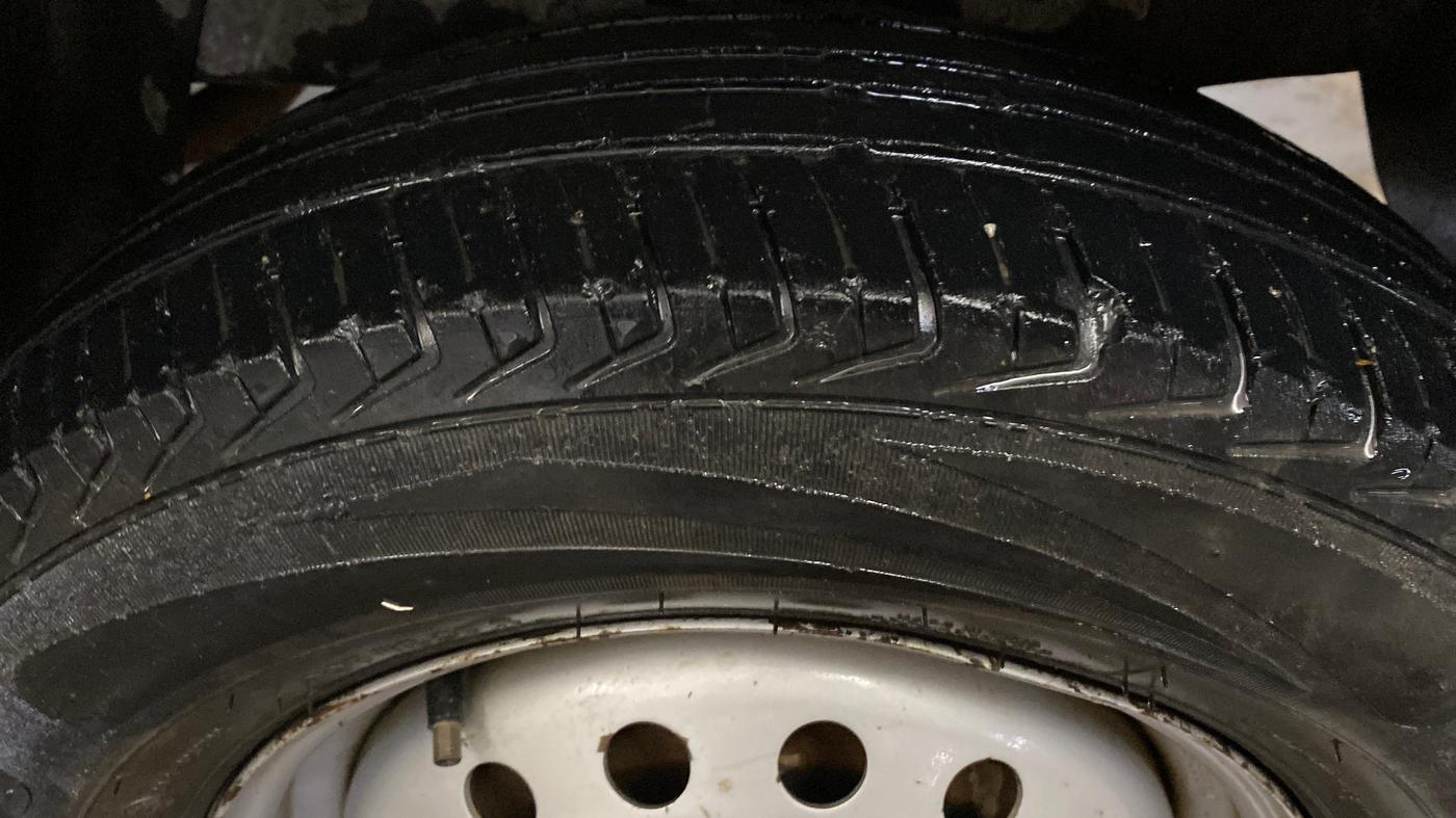 2023 Maruti Eeco 5 STR AC CNG, CNG, Manual, 54,807 km, Left Rear Tyre Tread