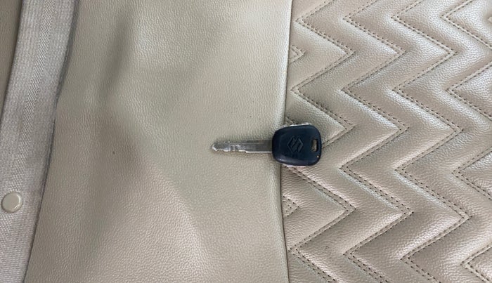 2020 Maruti Dzire VXI AMT, Petrol, Automatic, 77,599 km, Key Close Up