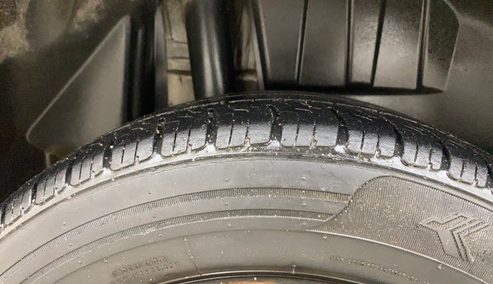 2020 Maruti Dzire VXI AMT, Petrol, Automatic, 77,599 km, Right Rear Tyre Tread