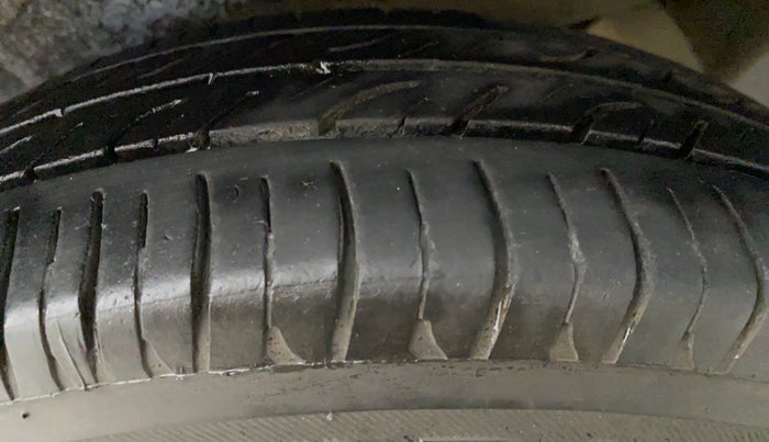 2017 Maruti Wagon R 1.0 VXI, Petrol, Manual, 19,251 km, Left Front Tyre Tread