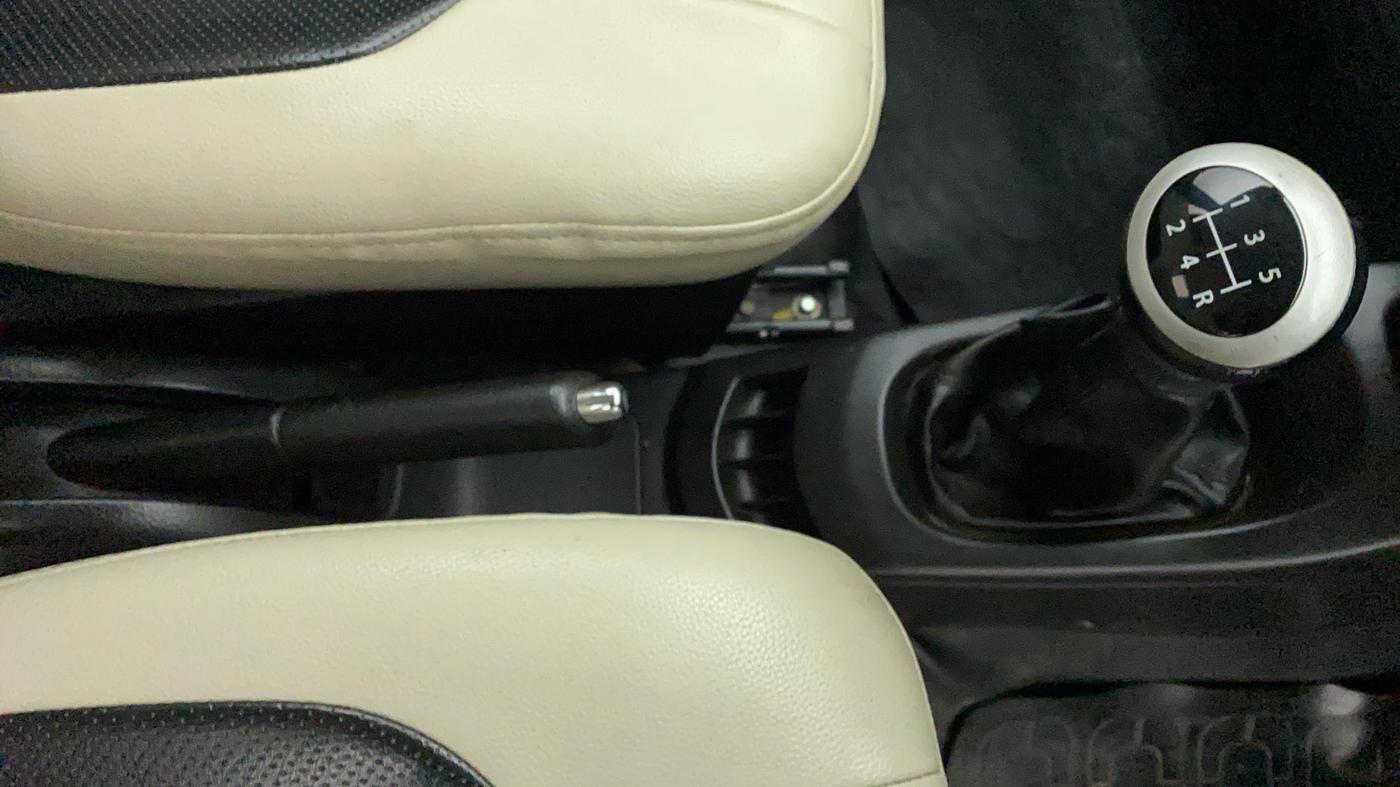 2017 Maruti Wagon R 1.0 VXI, Petrol, Manual, 19,251 km, Gear Lever
