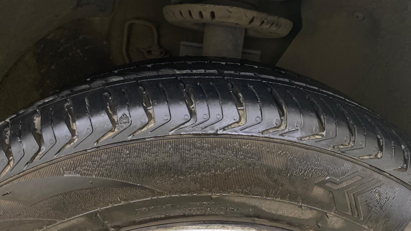 2013 Volkswagen Polo COMFORTLINE 1.2L PETROL, Petrol, Manual, 86,683 km, Right Front Tyre Tread