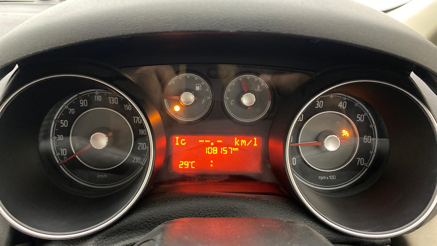 2015 Fiat Punto EVO EMOTION 1.3 MULTIJET, Diesel, Manual, 1,08,148 km, Odometer Image