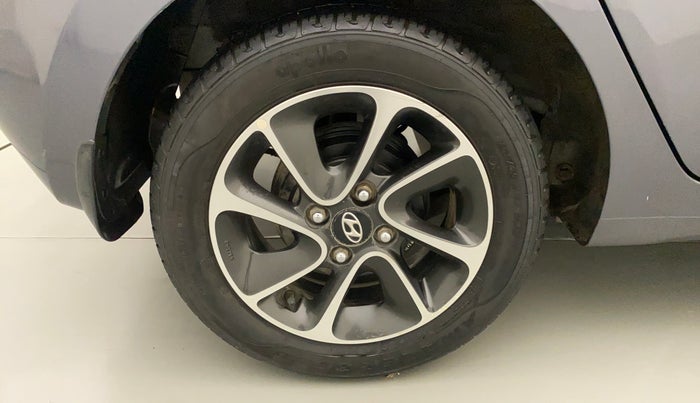 2017 Hyundai Grand i10 SPORTZ (O) AT 1.2 KAPPA VTVT, Petrol, Automatic, 25,723 km, Right Rear Wheel