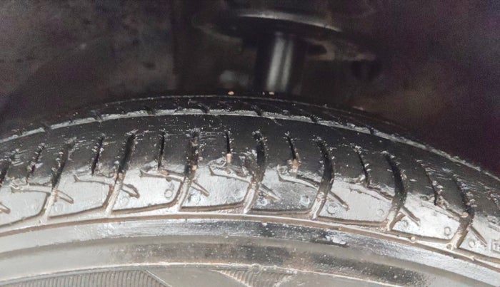 2017 Maruti Baleno DELTA CVT PETROL 1.2, Petrol, Automatic, 40,767 km, Left Front Tyre Tread