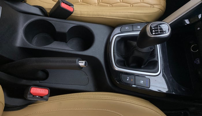 2022 KIA SELTOS HTX PLUS 1.5 DIESEL, Diesel, Manual, 1,36,501 km, Gear Lever