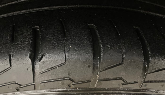 2022 KIA SELTOS HTX PLUS 1.5 DIESEL, Diesel, Manual, 1,36,501 km, Right Front Tyre Tread